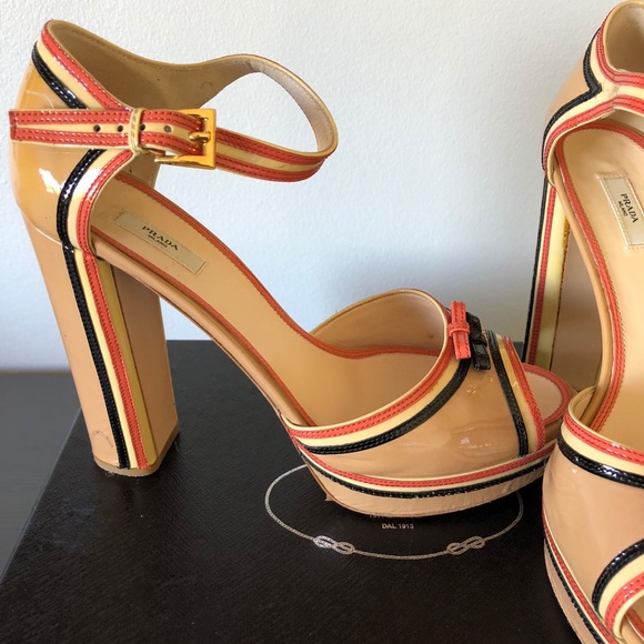 Prada heels! - Picture 3 of 8